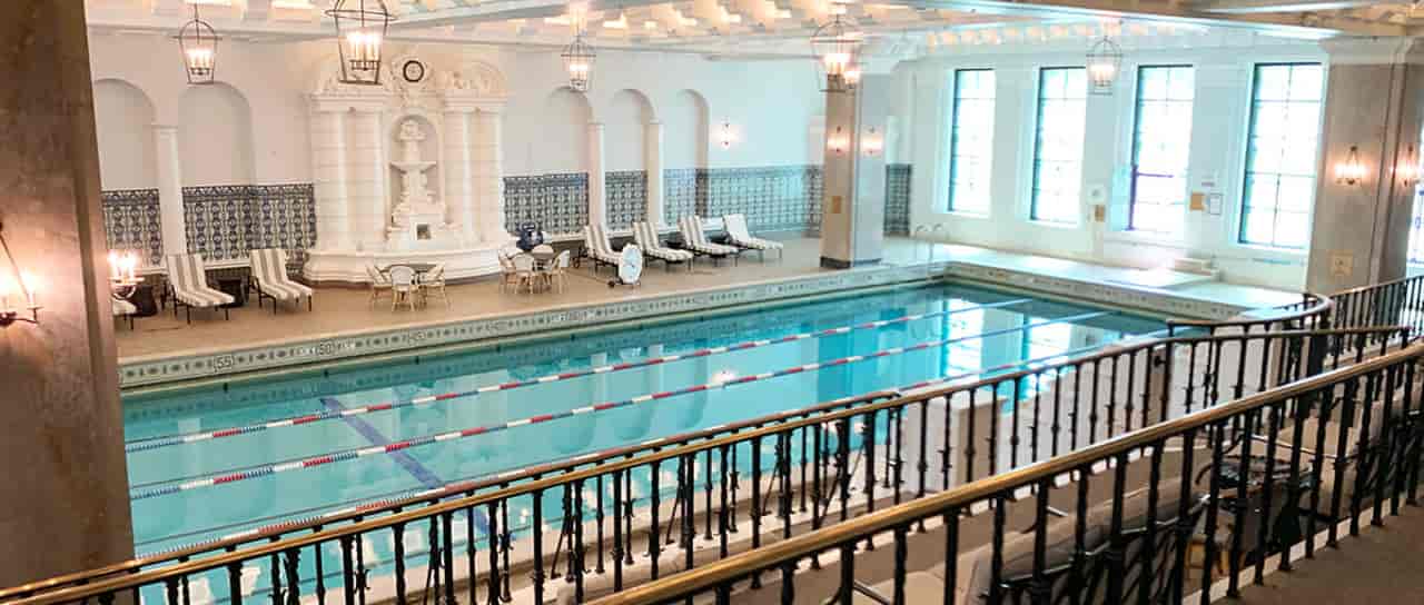 InterContinental Chicago Magnificent Mile pool photo