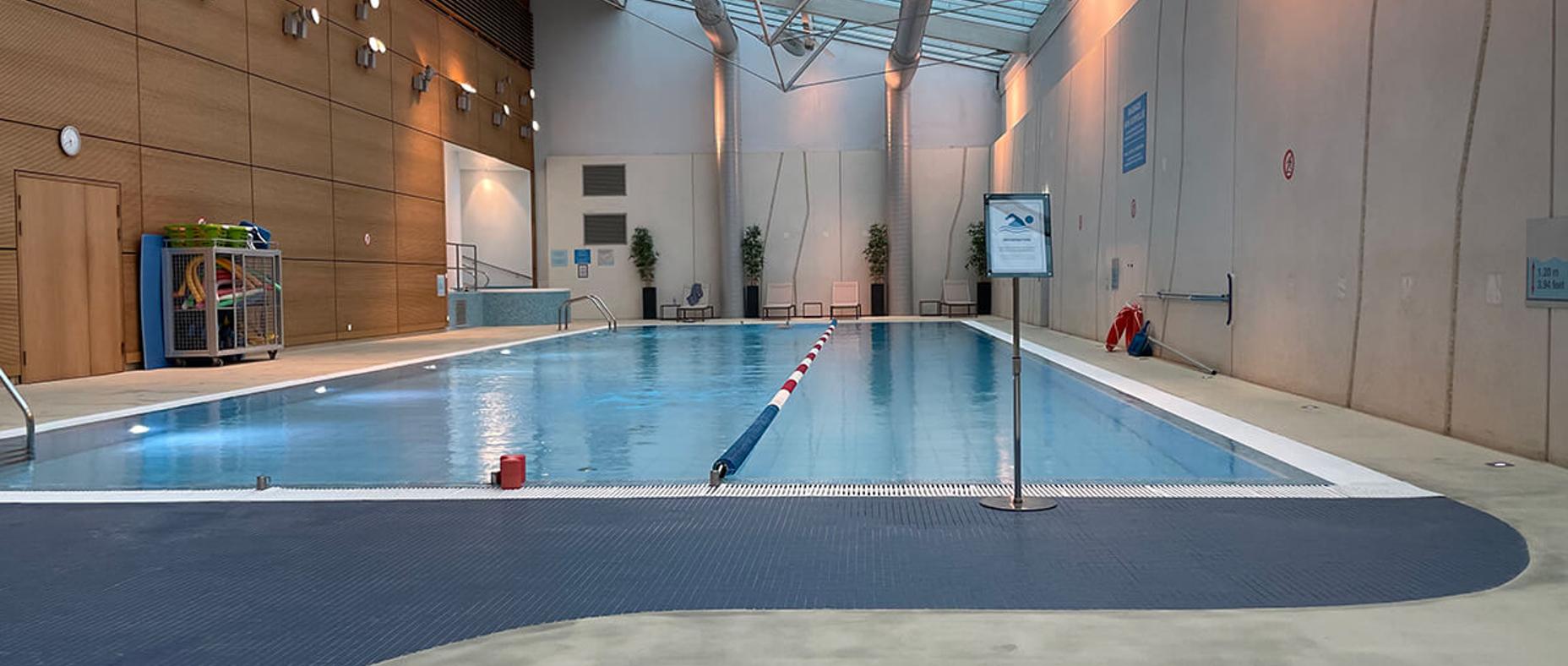 Livingwell Health Club & Spa Geneva pool photo
