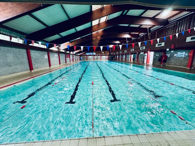 Strode Swimming and Fitness Street gallery image