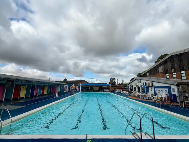 Ashby-de-la-Zouch Lido gallery image
