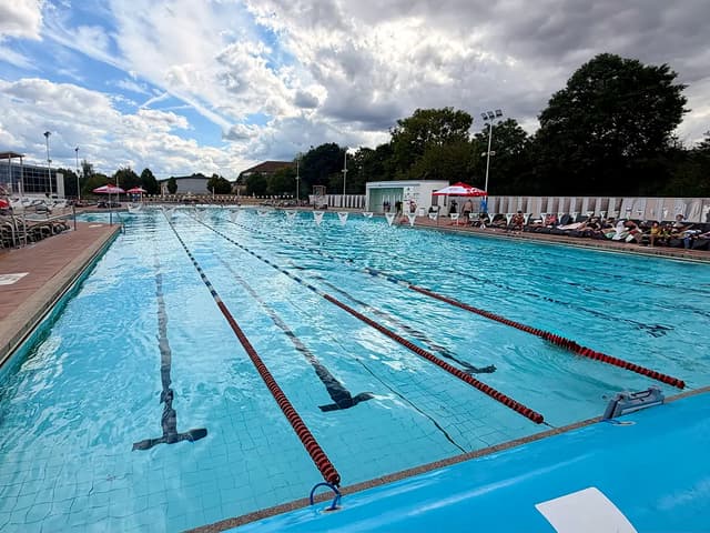 Hillingdon Lido gallery image