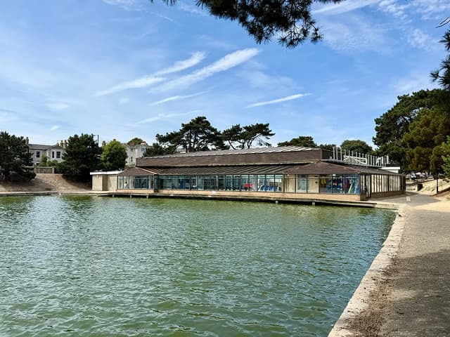 Waterside Pool Ryde gallery image