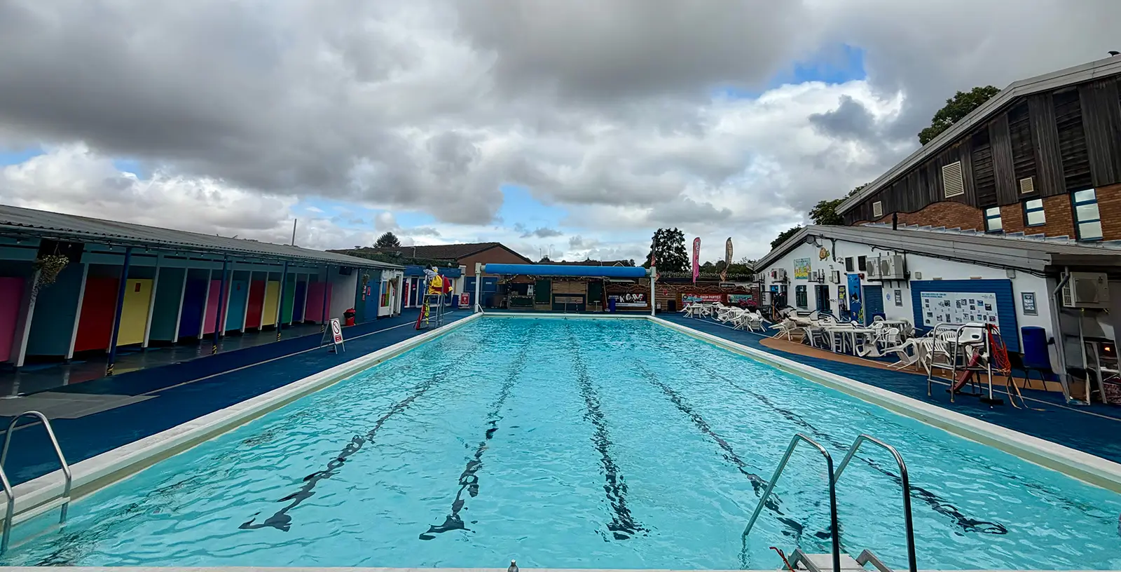Ashby-de-la-Zouch Lido pool photo